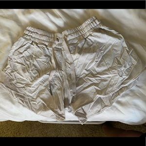 white lululemon shorts